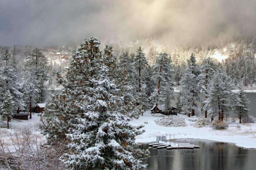 The place of Big Bear lake that is surrounded by snow and beautiful weather