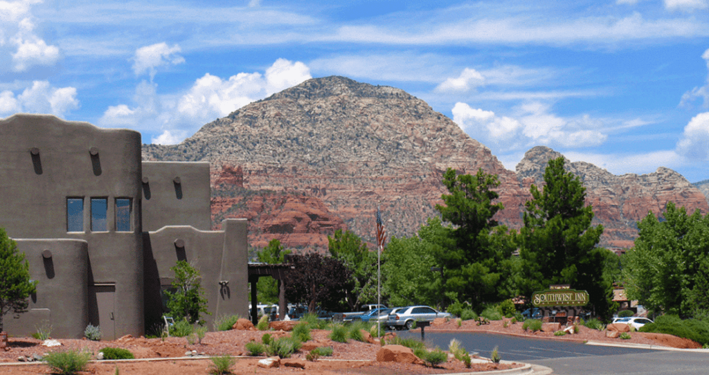 The eye-catching view of Southwest Inn restrant of Sedona is looking more attractive with mountain sides