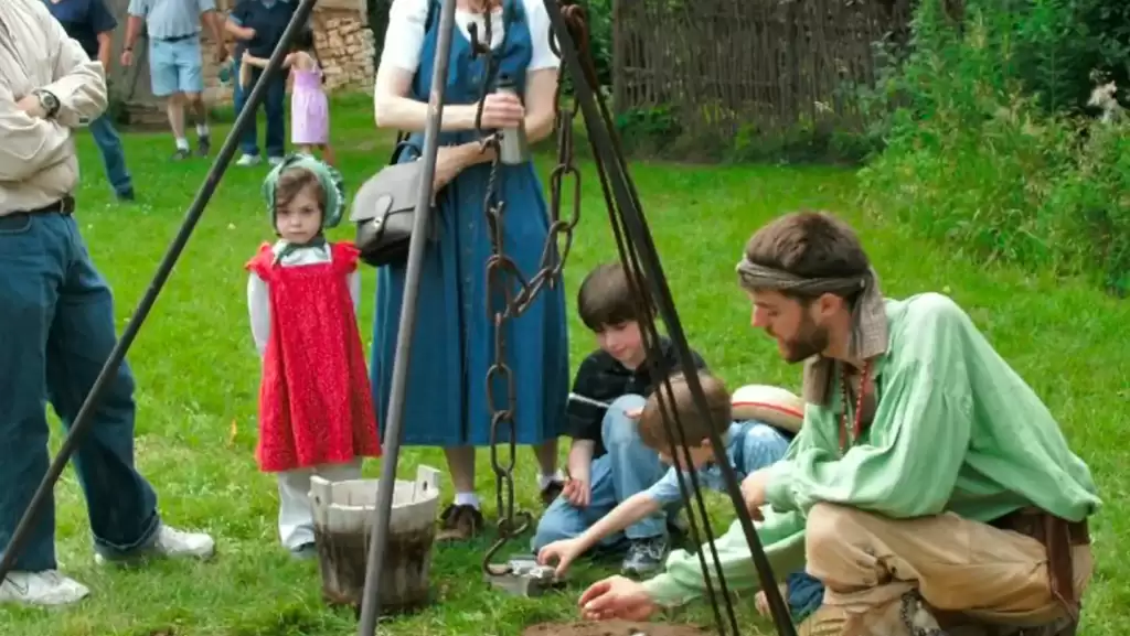 The national heritage hill stage is a historical park of Green Bay is very beautiful park of adults or children. People do many activities in it